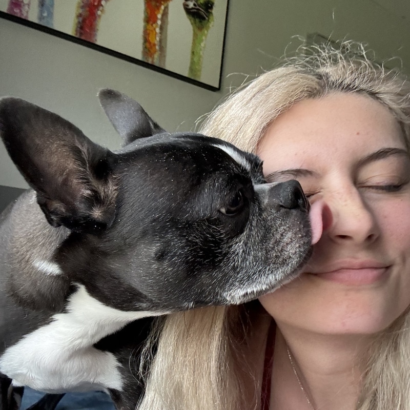 Adrianna | Pet Sitter